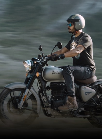 Royal Enfield Classic 350 is a 349cc cruiser bike in a price range of Rs. 1.93 Lakh to 2.24 Lakh in India. Royal Enfield Classic 350 gives a mileage of 37.77